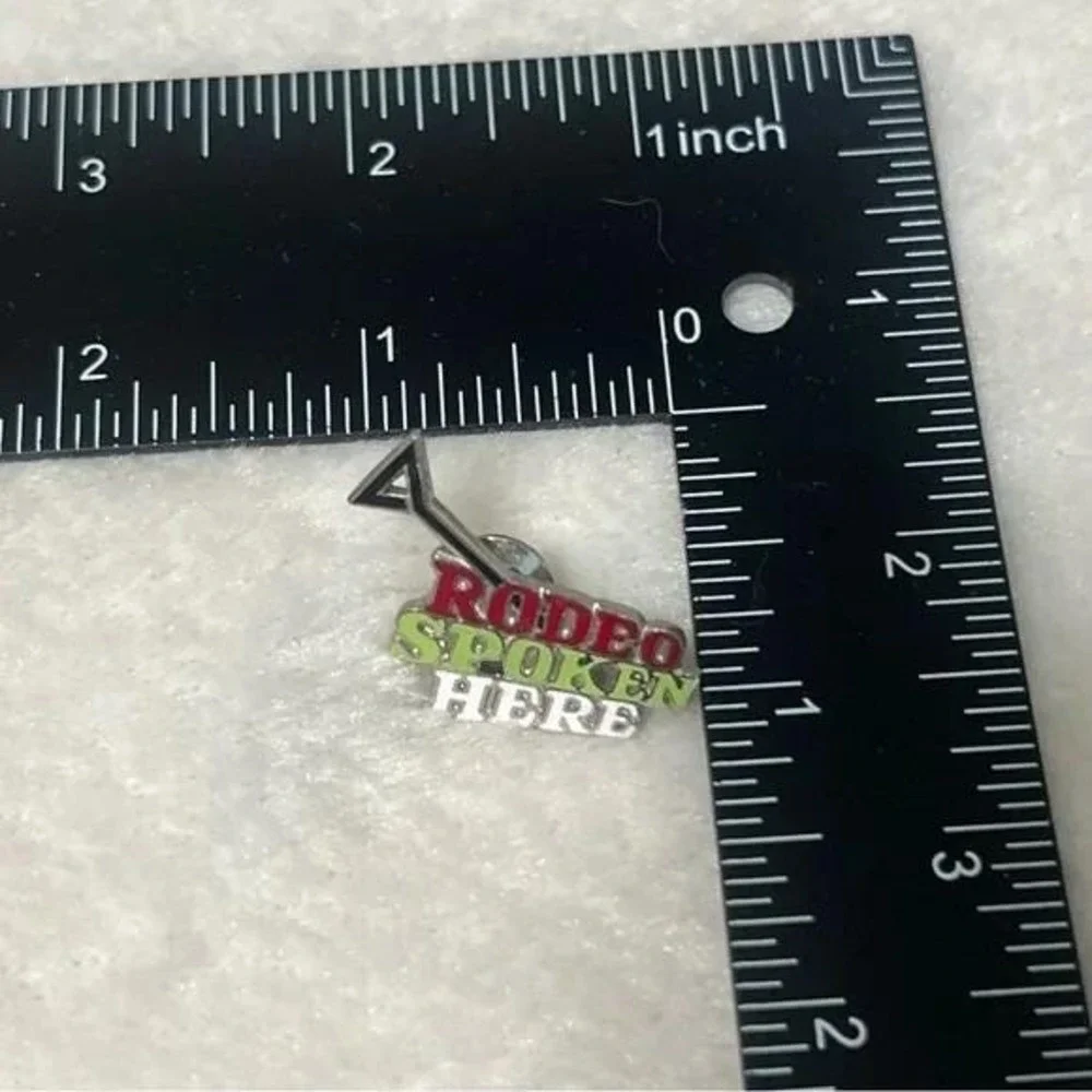 Rodeo Spoken Here Lapel Vest Hat Pin A7